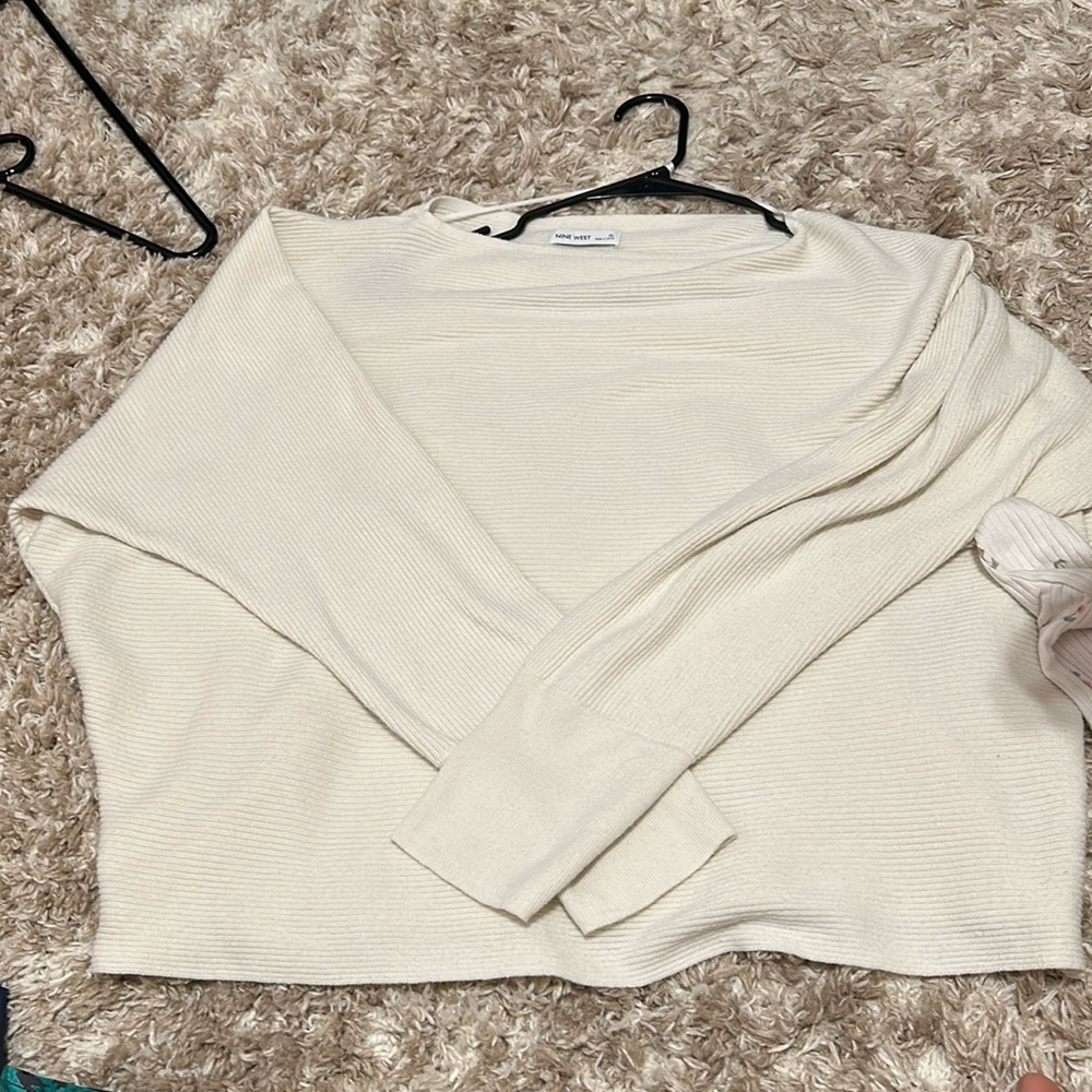 Brand new never worn cropped sweater
